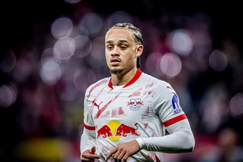 رومانو: توتنهام يتوصل لاتفاق مع لايبزيج لضم سيمونز